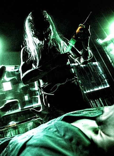 Картинка квеста - Outlast 